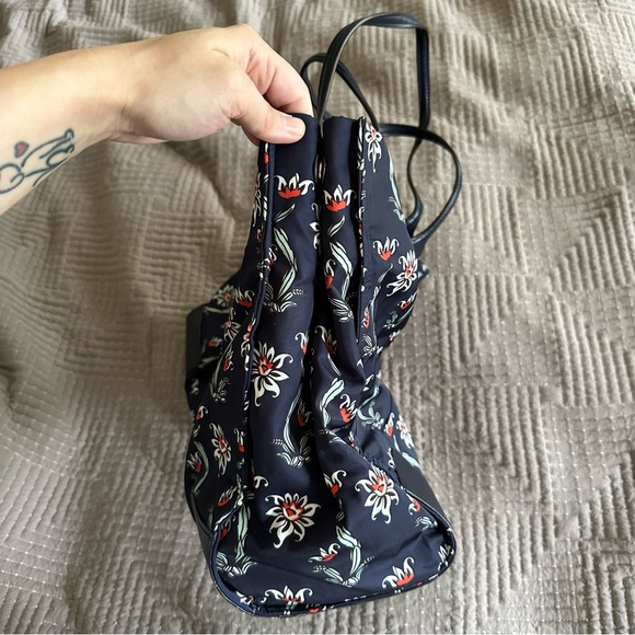 Tory Burch ELLA Nylon Tote Blue Floral - Picture 7 of 12